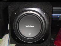 Установка сабвуфера Rockford Fosgate R1S412 box в Hyundai Elantra