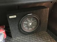 Установка сабвуфера Kicker 43CWRT102 в KIA Soul