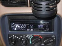 Фотография установки магнитолы Pioneer DEH-6310SD в Dodge Stratus