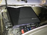 Установка усилителя Eton Mini 150.4 в Ford Explorer