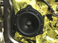 Установка акустики Eton POW 172.2 Compression в Volvo XC70 III