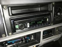 Фотография установки магнитолы Pioneer MVH-S520BT в Toyota Land Cruiser 72