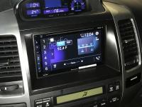 Фотография установки магнитолы Pioneer AVH-Z5200BT в Toyota Land Cruiser 120