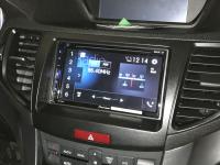 Фотография установки магнитолы Pioneer AVH-Z5200BT в Honda Accord 8