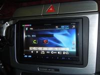 Фотография установки магнитолы Pioneer AVH-P4300DVD в Volkswagen Passat B6