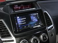 Фотография установки магнитолы Pioneer AVH-Z5200BT в Mitsubishi Pajero Sport