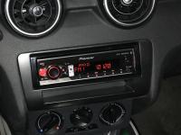 Фотография установки магнитолы Pioneer MVH-S520BT в Audi A1