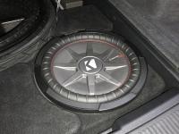 Установка сабвуфера Kicker 43CWRT121 в Audi Q7 II (4M)