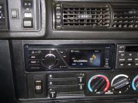 Фотография установки магнитолы Pioneer DVH-730AV в BMW 5 (E34)