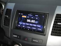 Фотография установки магнитолы Alpine iLX-W650BT в Mitsubishi Outlander XL