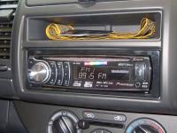 Фотография установки магнитолы Pioneer DEH-6310SD в Nissan Note