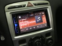 Фотография установки магнитолы Pioneer MVH-A210BT в Peugeot 408