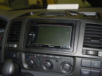 Фотография установки магнитолы Pioneer AVH-P3200BT в Volkswagen Caravelle