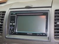 Фотография установки магнитолы Pioneer AVH-2300DVD в Nissan Navara