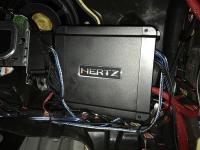 Установка усилителя Hertz HCP 4D в Mercedes E class (W213)