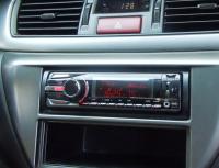 Фотография установки магнитолы Sony CDX-GT650UI в Mitsubishi Lancer