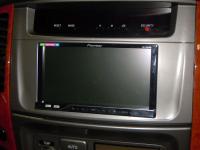 Фотография установки магнитолы Pioneer AVH-P4300DVD в Toyota Land Cruiser 100