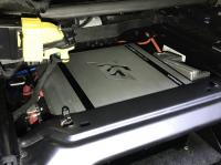 Установка усилителя ESX HXE1000.1D в Opel Zafira Life