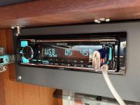 Фотография установки магнитолы Kenwood KMM-BT356 в Nimbus 42 Nova