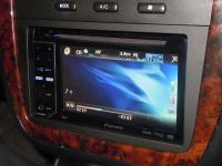 Фотография установки магнитолы Pioneer AVH-2300DVD в Acura MDX