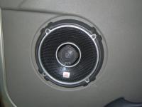 Установка акустики JBL GTO-628 в Lada Kalina