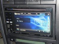 Фотография установки магнитолы Pioneer AVH-P3300BT в Skoda Octavia (A4)