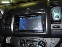 Фотография установки магнитолы Pioneer AVH-P3200BT в Nissan Note