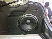 Установка сабвуфера Focal Sub 12 в Toyota Camry V70