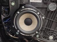 Установка акустики Focal Performance PS 165 F woofer в KIA Stinger