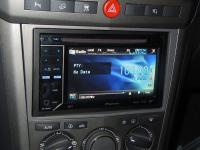 Фотография установки магнитолы Pioneer AVH-2300DVD в Opel Antara