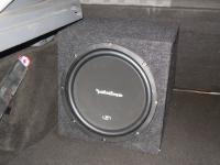 Установка сабвуфера Rockford Fosgate R1S412 box в Ford Focus 2