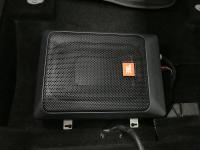 Установка сабвуфера JBL BassPro Nano в KIA Venga