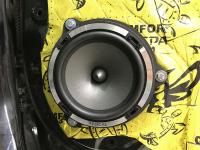 Установка акустики Focal Performance PS 165 V1 в Toyota Hilux VIII