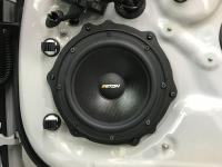 Установка акустики Eton POW 200.2 Compression в Porsche 911 Carrera 4S