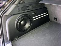 Установка сабвуфера SOaudio SO250-2x2 в Volkswagen Touareg III