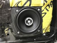 Установка акустики Focal Auditor RCX-130 в Lada Granta Liftback