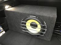 Установка сабвуфера Focal K2 Power Sub 30 KXE в Lada Vesta SW Cross