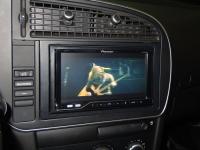 Фотография установки магнитолы Pioneer AVH-P4300DVD в Saab 93