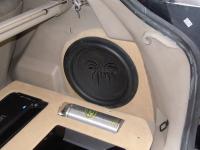 Установка сабвуфера Soundstream T5-12 в Dodge Caliber