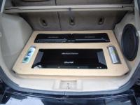 Установка усилителя Soundstream TRX1000D в Dodge Caliber