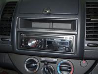 Фотография установки магнитолы Pioneer DEH-2200UB в Nissan Note