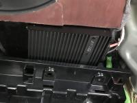 Установка усилителя Eton Mini 300.2 в Seres M5