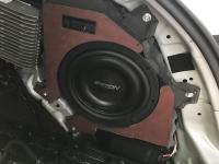 Установка сабвуфера Eton MW 10 Flat в Seres M5