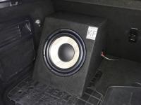Установка сабвуфера Focal Performance P 25 FE в Land Rover Range Rover Evoque