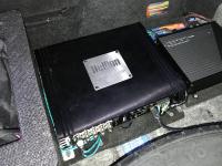 Установка усилителя Hellion HAM8.100DSP в Geely Tugella