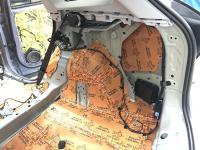 Установка Comfort Mat Raptor в Geely Atlas II