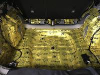 Установка Comfort Mat Spider в Geely Monjaro