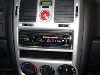 Фотография установки магнитолы Sony CDX-GT457UE в Hyundai Getz