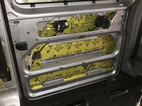 Установка Comfort Mat Vespa в Volkswagen Caravelle T6.1