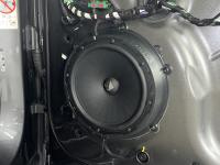 Установка акустики Helix Ci3 W200FM-S3 в Porsche Cayenne III